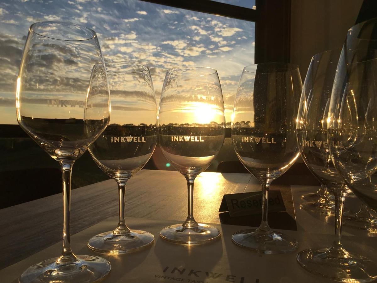 Hotel California Road At Inkwell Wines Mclaren Vale Extérieur photo