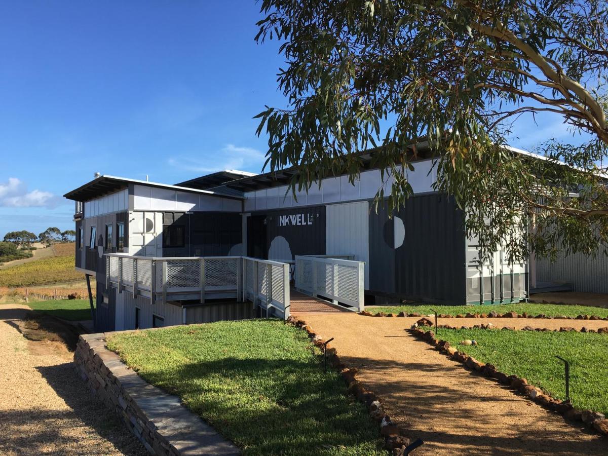 Hotel California Road At Inkwell Wines Mclaren Vale Extérieur photo