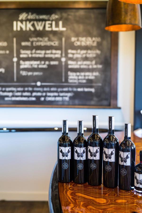 Hotel California Road At Inkwell Wines Mclaren Vale Extérieur photo